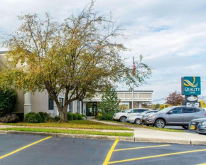  Quality Inn Geneseo  Дженесео